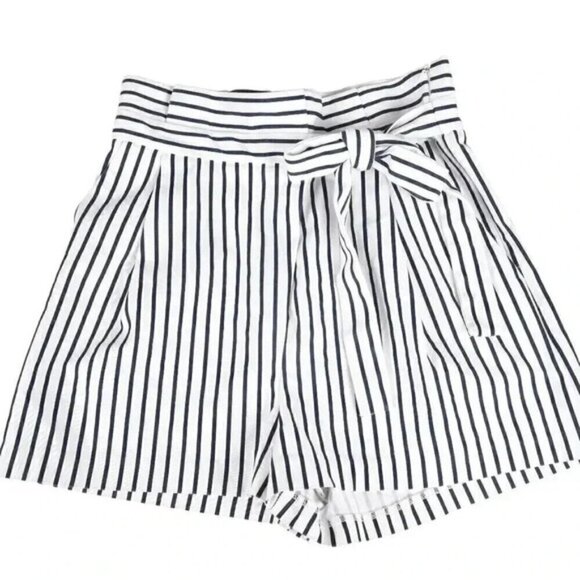 Zara Paper Bag Tie Short Waist Bow High Waist Pleated White Black Small - Picture 3 of 5
